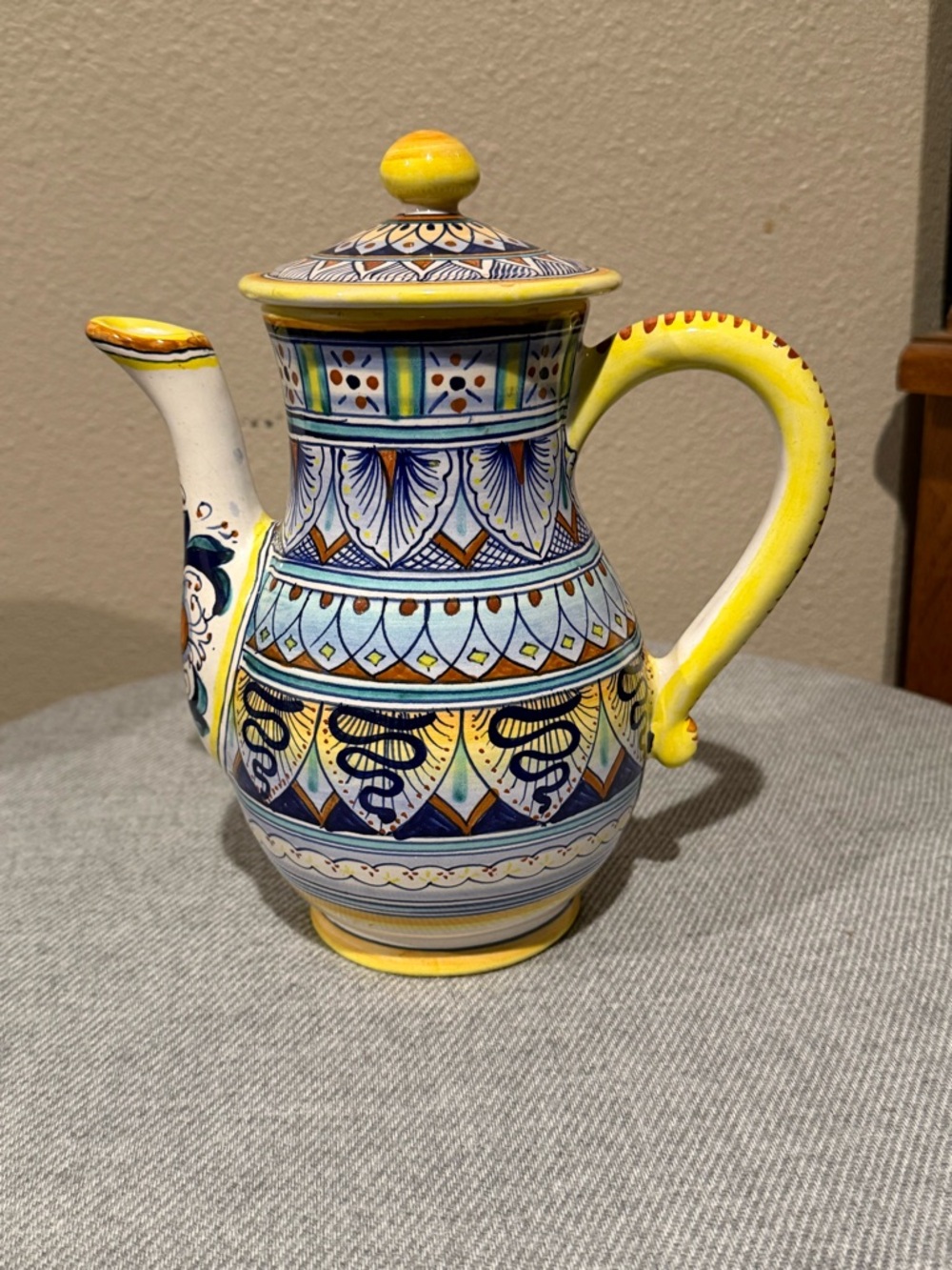Hand-Painted Ceramic Italian teapot from Deruta, Italy.